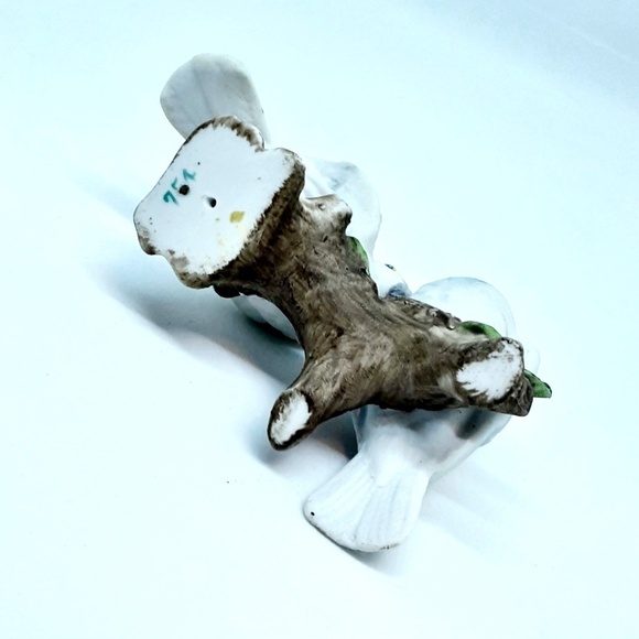 Lefton ❤️ Love Birds ❤️ Porcelain Bisque Doves on a Branch - Picture 5 of 9
